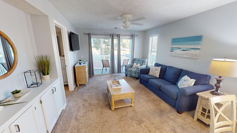 River Oaks 38f 2 Bedroom Condo