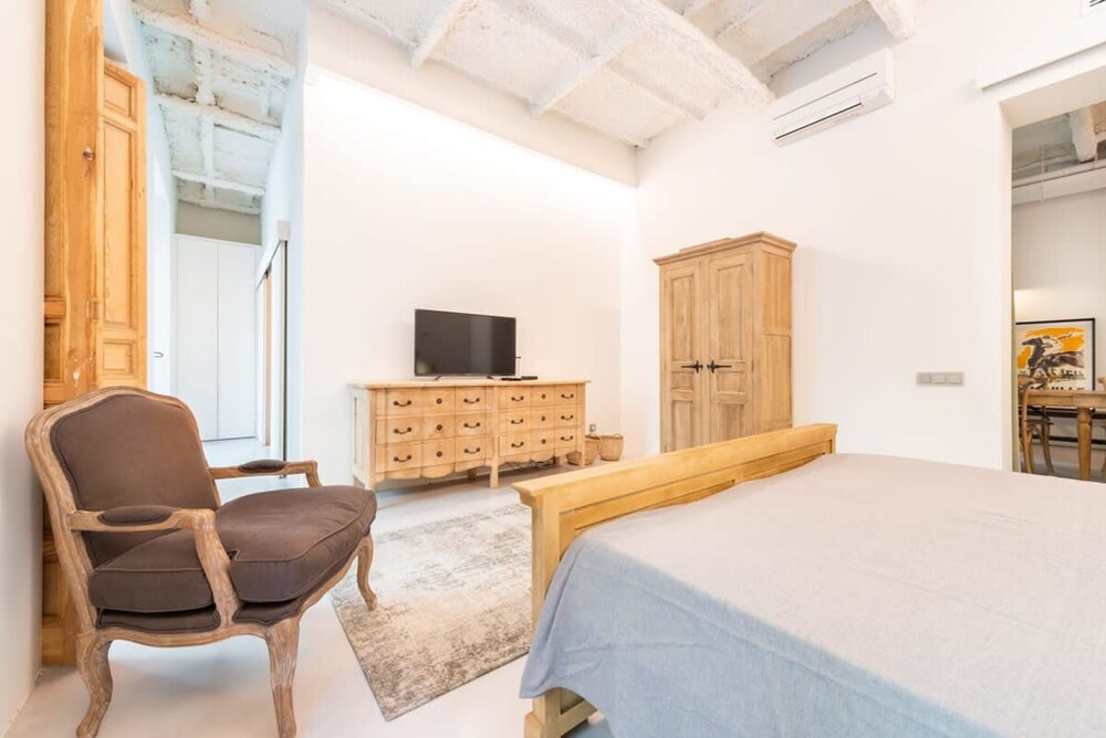 The Deauville Majestic 1 Bedroom in Chueca