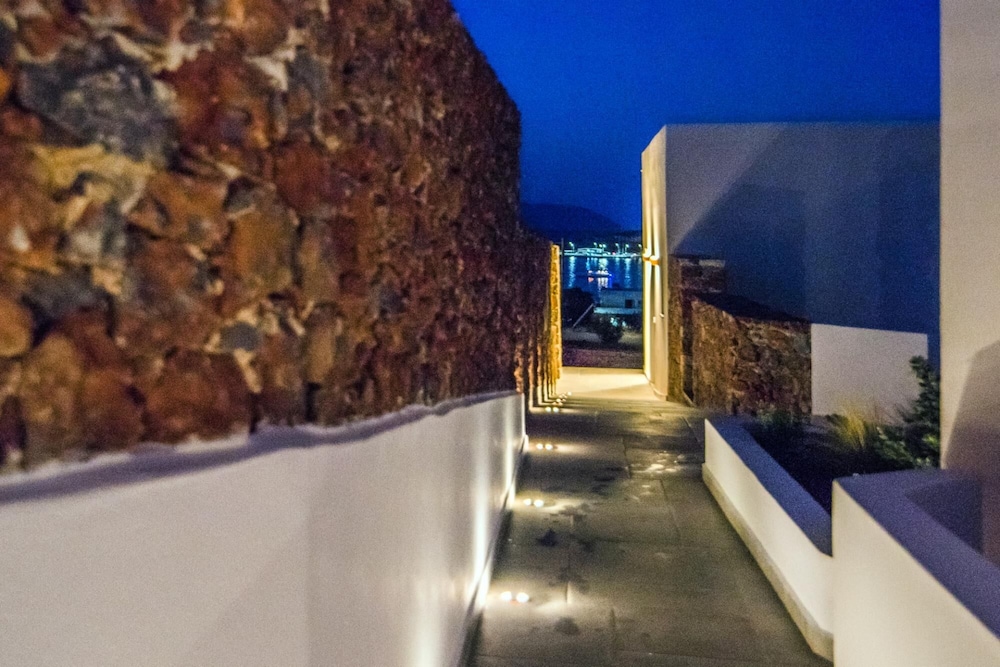 Makrikythera Luxury Suites - Private Jacuzzi Nest view 2