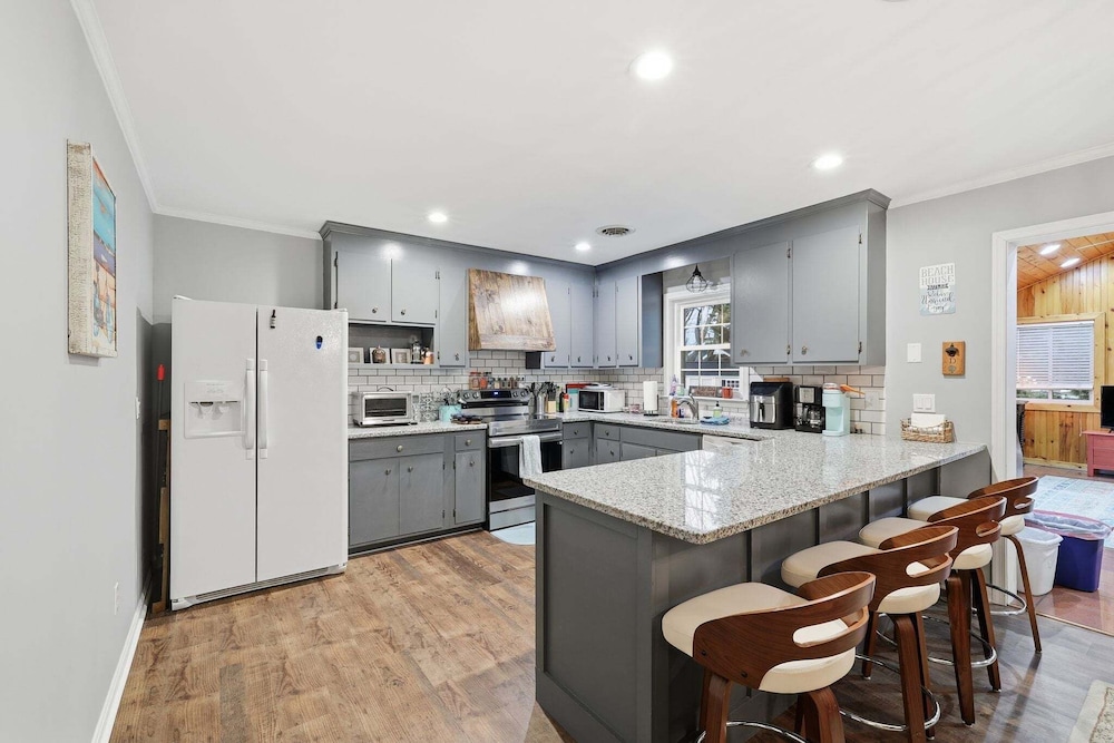 Minutes To Rehoboth Beach And Lewes Beach 3br Home 3 Bedroom Home