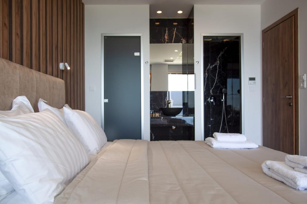 Zavia ENA in Syvota With 2 Bedrooms and 3 Bathrooms view 4