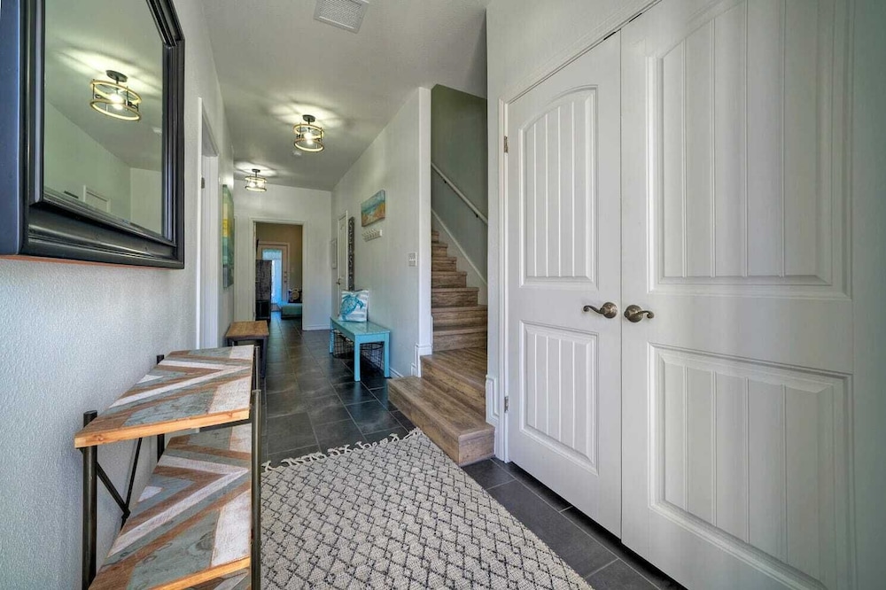 Sleeps 23, 2 Beachside Homes Resort Pool, Walk to the Beach, Balcony + Yard