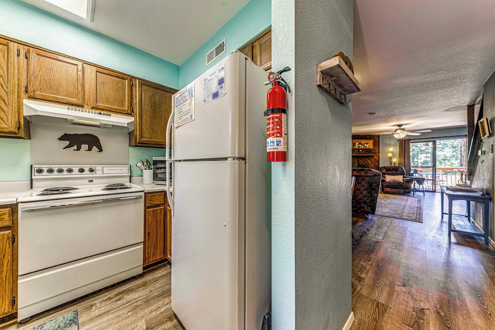 15 Mi to Ski Apache: Getaway w/ Balcony in Ruidoso