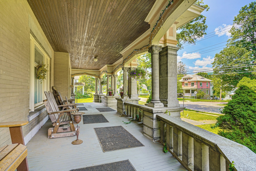 Spacious Home 2 Mi to Seneca Allegany Casino!