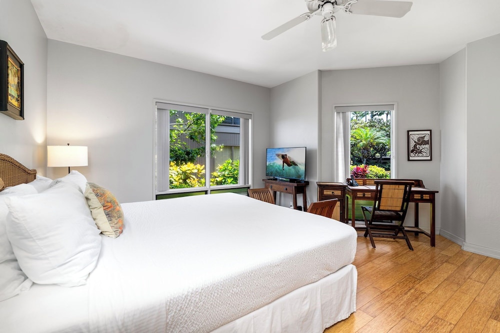 Oceanfront Kanaloa Condo - Pools, Hot Tubs & Sunset Views- Vrkcv