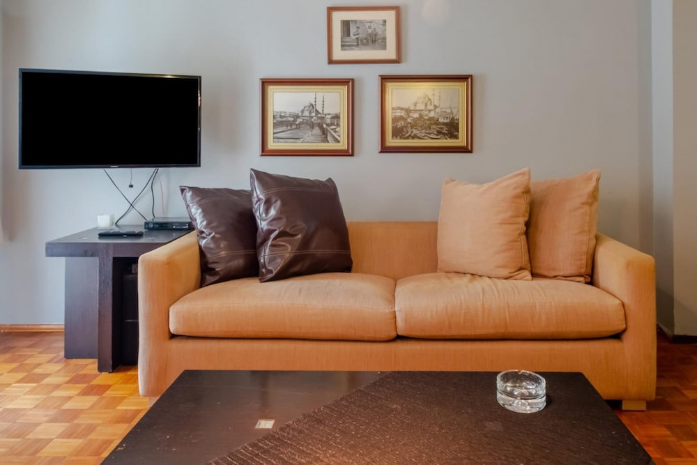 Lovely Flat Near Popular Attractions in Kadikoy