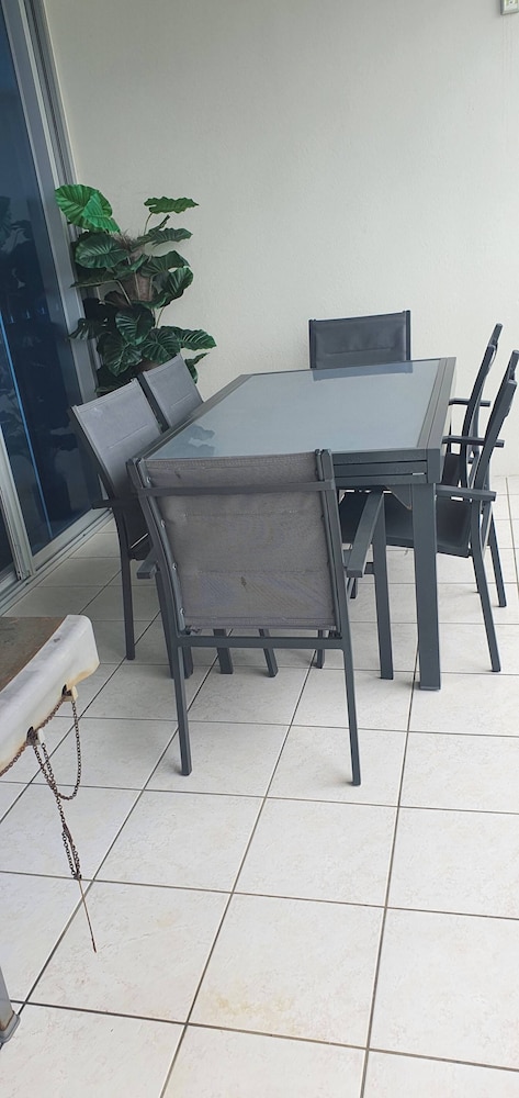 Chevron Tower3 has 2bedrooms 2beds With Car Park