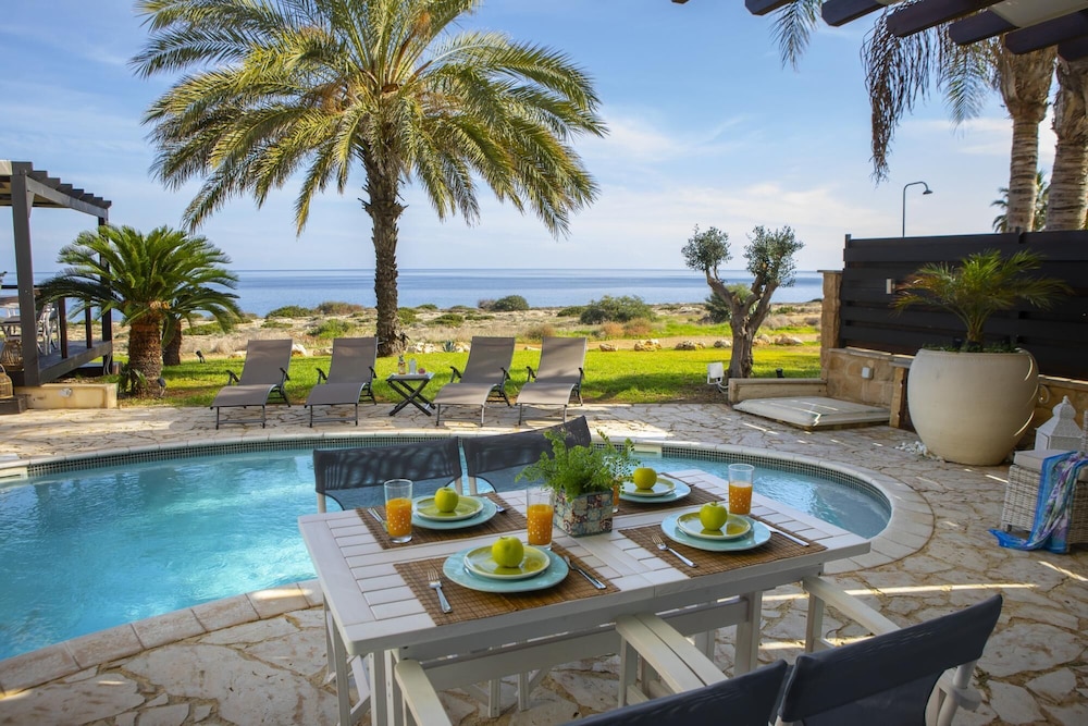 El Greco Seafront Villa