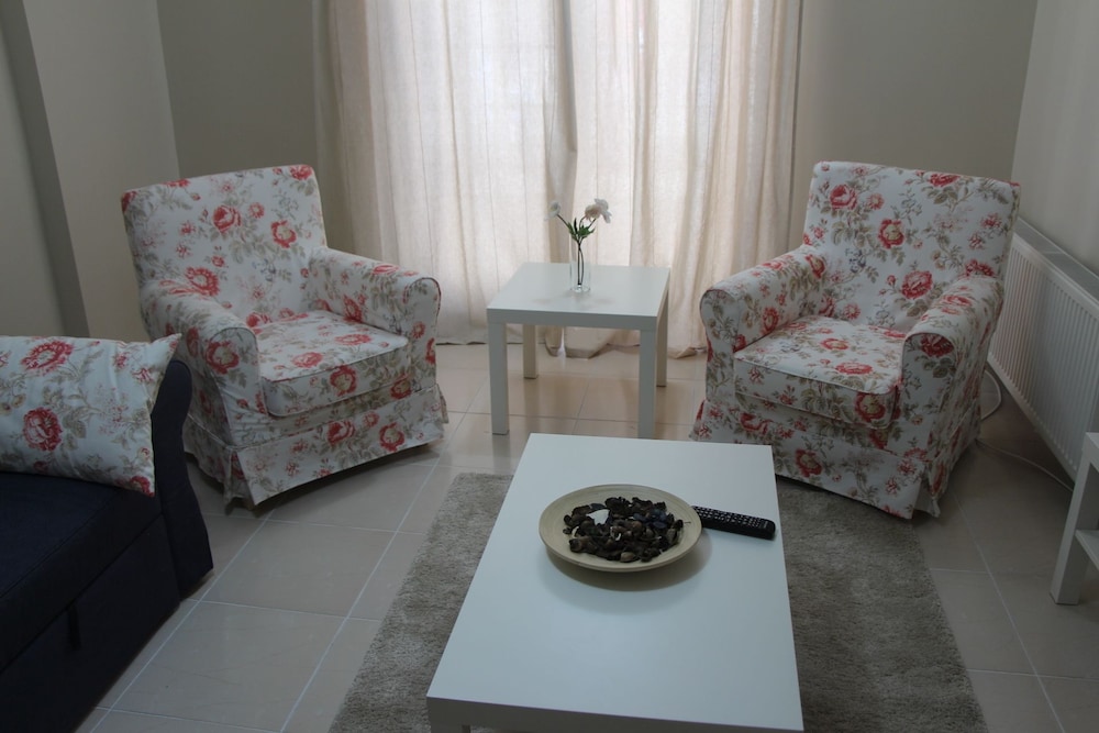 Kinzi House