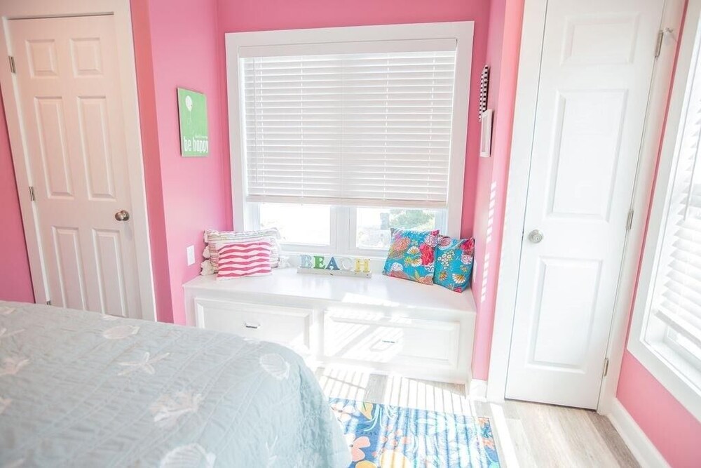 Three Girls 5 Bedroom Home by RedAwning
