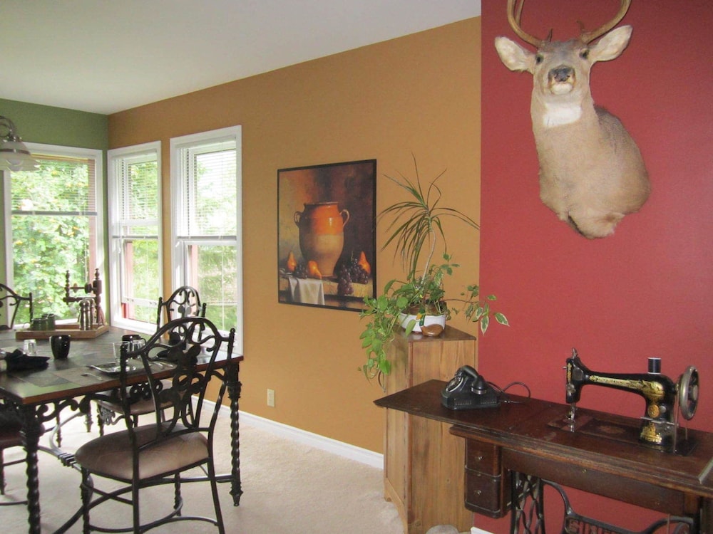 Creekside B & B