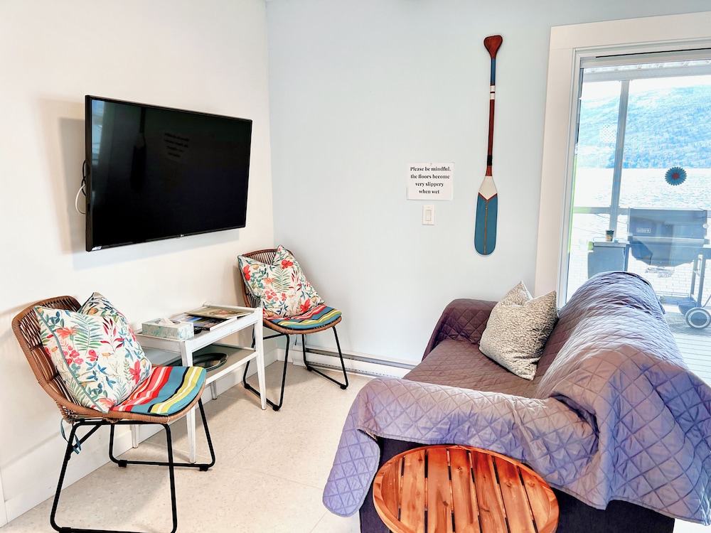 Peachland Beach Resort