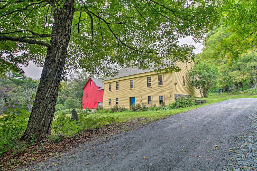 Historic Hanover Area Home, 16 Miles to Dartmouth!