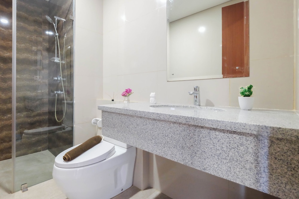 Boho Touch 2Br Apartment With Extra Room At Lucky Tower Residence