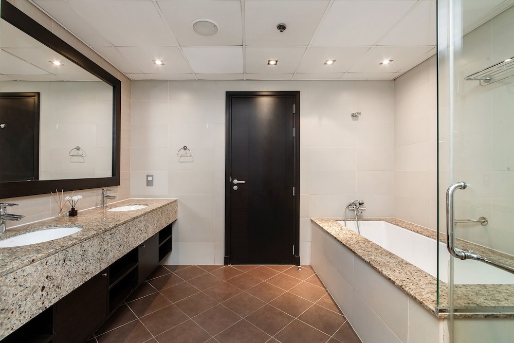 Exotic Apartments at Royal Amwaj