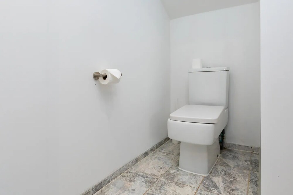 Spacious and Bright 2 Bedroom Flat in Maida Vale