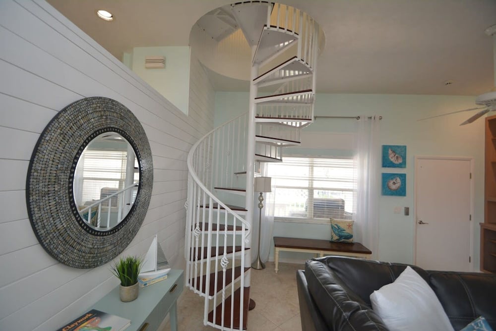 Just Beachy A Luxury Retreat Sleeps 12 3 Levels With Elevator- Perfect for 1-3 Families