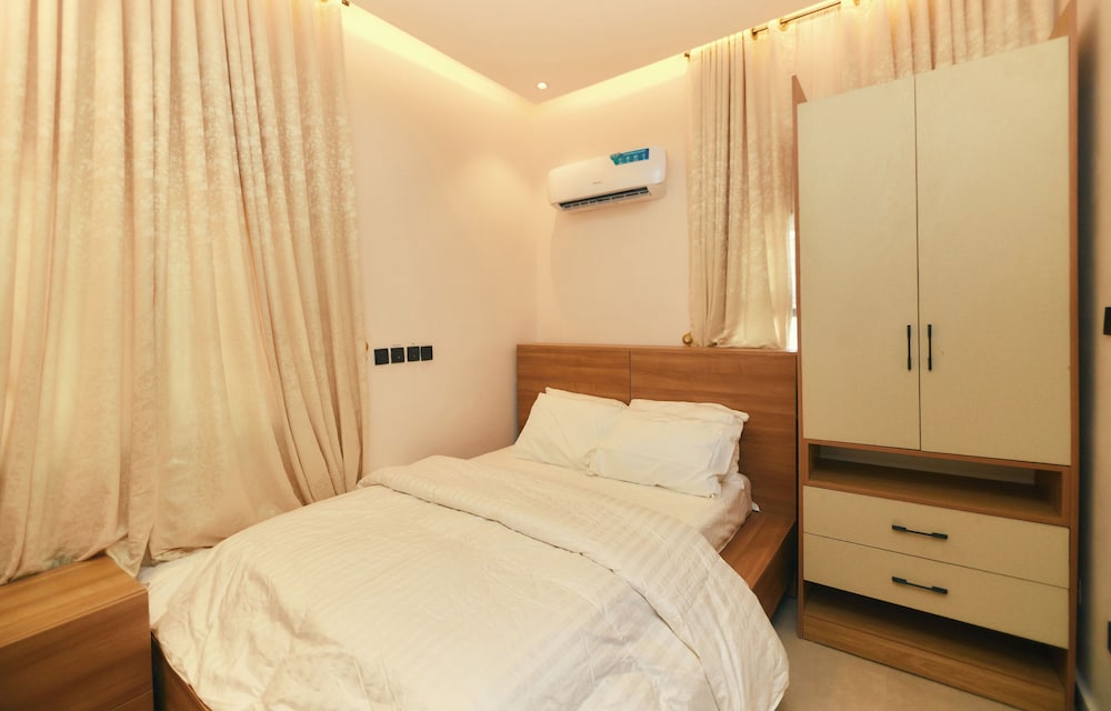 AJs Serenity Suites