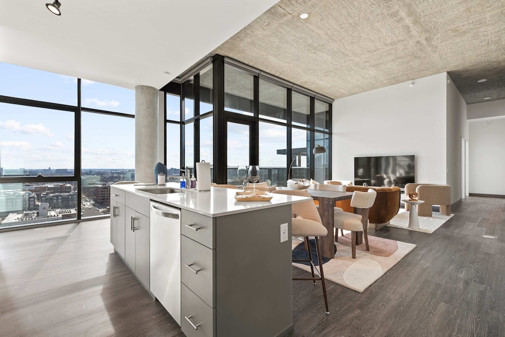 Cloud9 2x1 Apartments Fulton Market The Pop