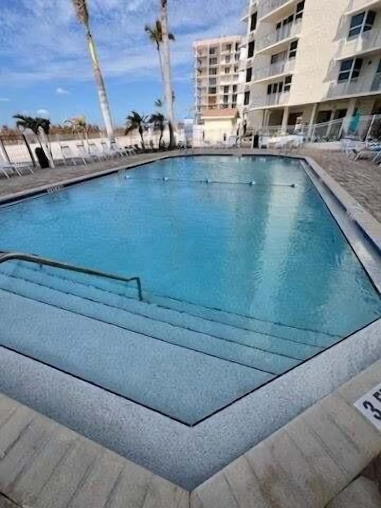 Estero Beach & Tennis 804-c