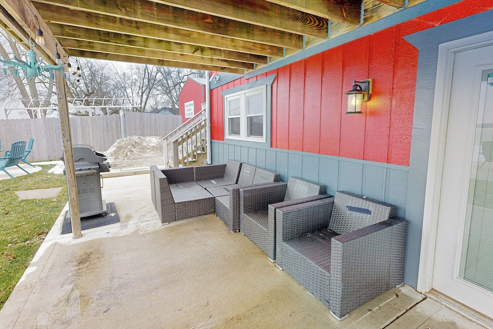 Lakefront Home w/ Fire Pit on Lake Marie