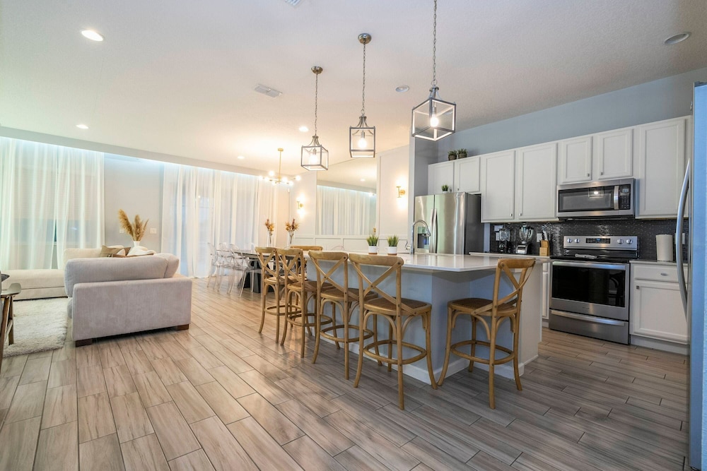 Spacious 12br Family Villa Near Disney Bella Vida