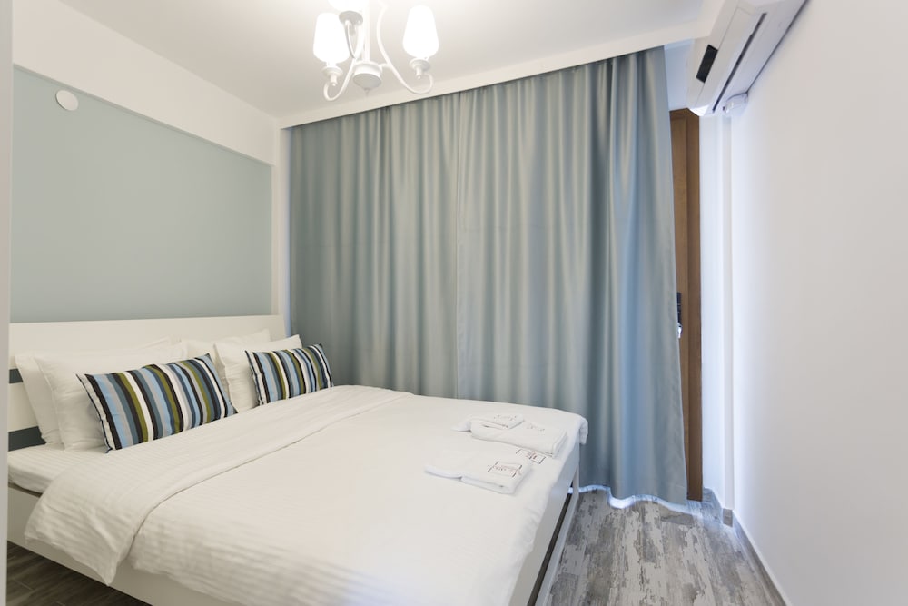 Alp Suites Limon