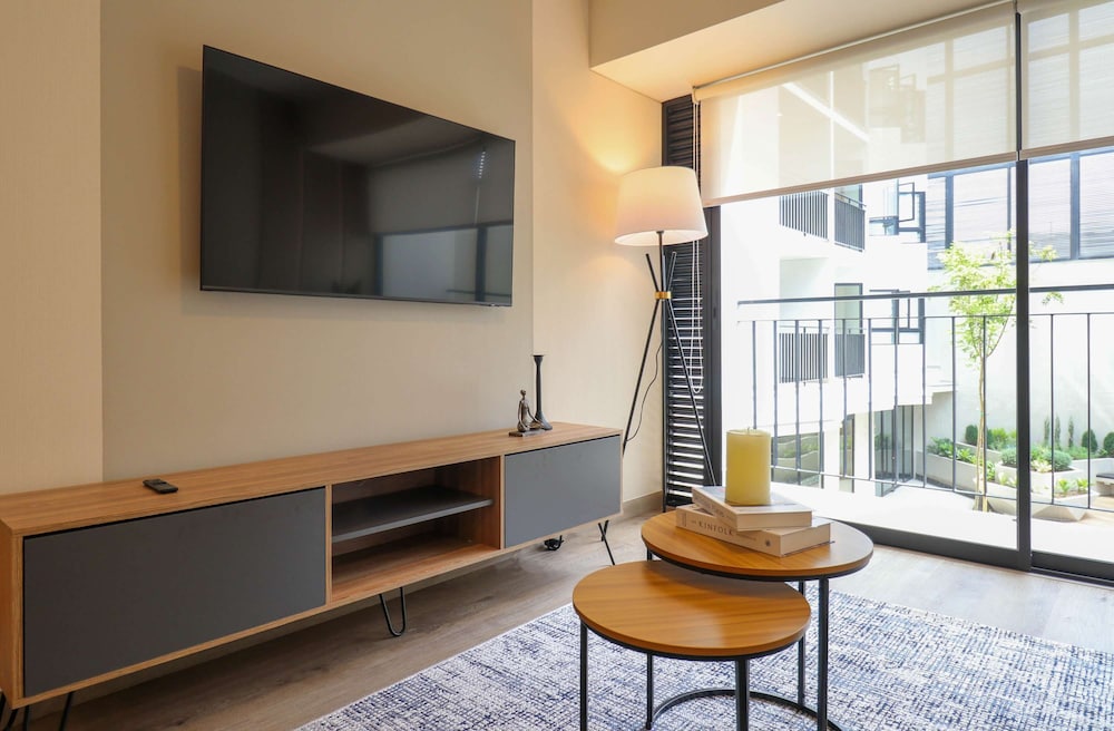 w Comfy 1BR Apartment w Balcony in Miraflores