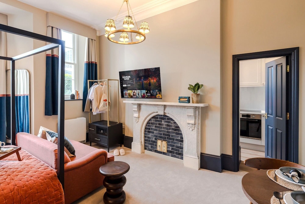 Your Apartment - Pembroke House