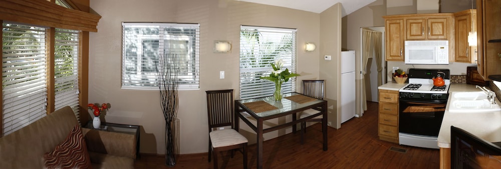 Arden Acres Executive Suites and Cottages