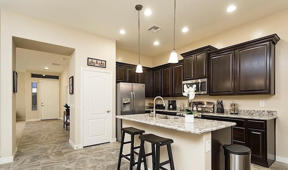 Pleasant Surprise By Signature Vacation Rentals