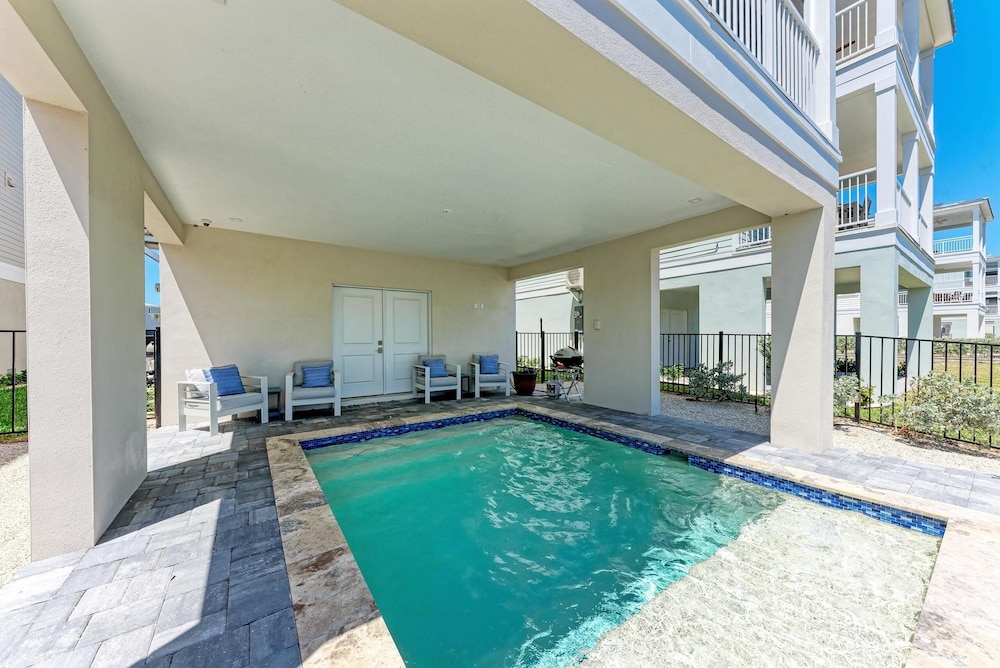 Sweet & Salty Beach House 3 Bedroom Home
