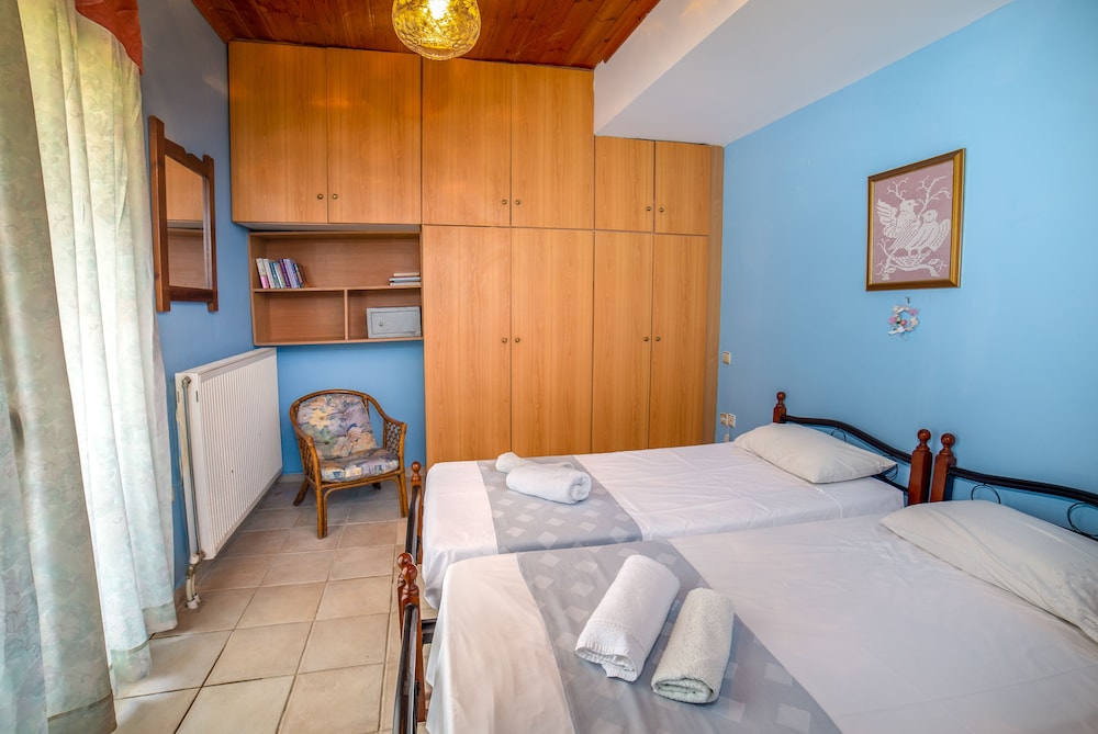 Kiritsis Stylish Apartment view 5