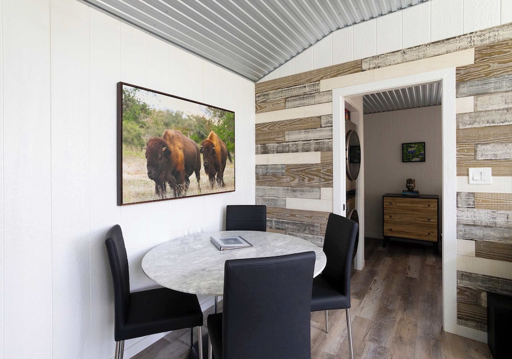 Bison View Secluded Cabin for 6 w/ Hot Tub on Wildlife Sanctuary