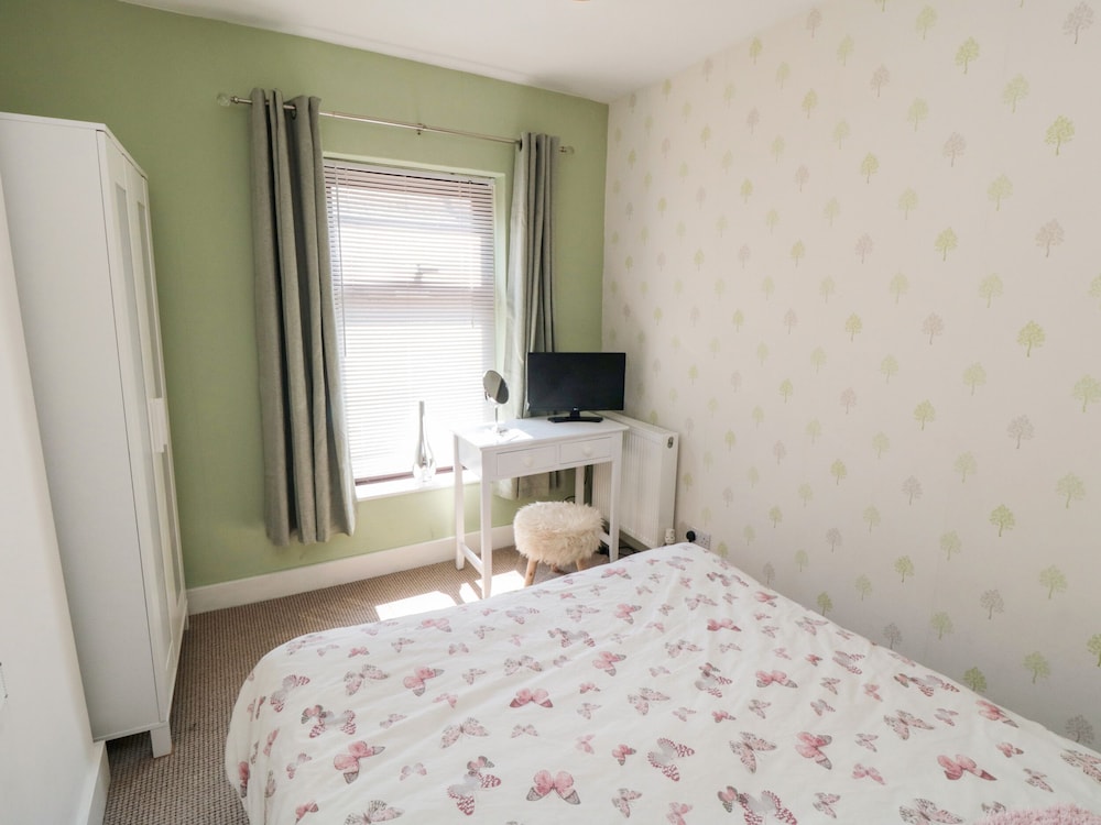 Harbour Cottage view 2