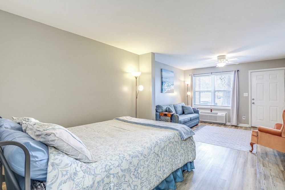 1 Mi to North Myrtle Beach: Studio w/ Pool Access