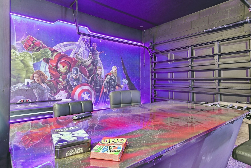 5 BD En-suites, Game Room, Pool, Sleeps 14, Disney
