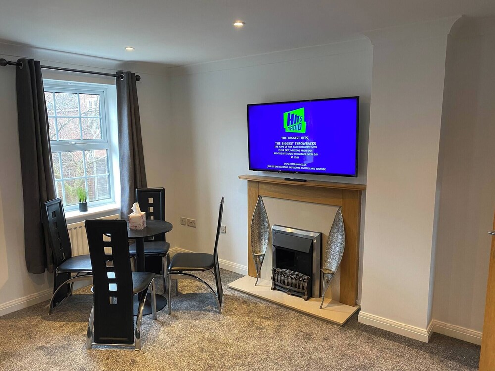 Charming 3-bedroom Norwich Retreat With Garden & Private Parking