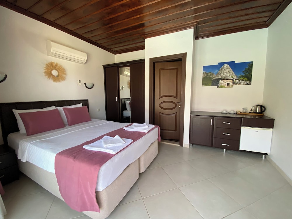 SUNA HOUSE