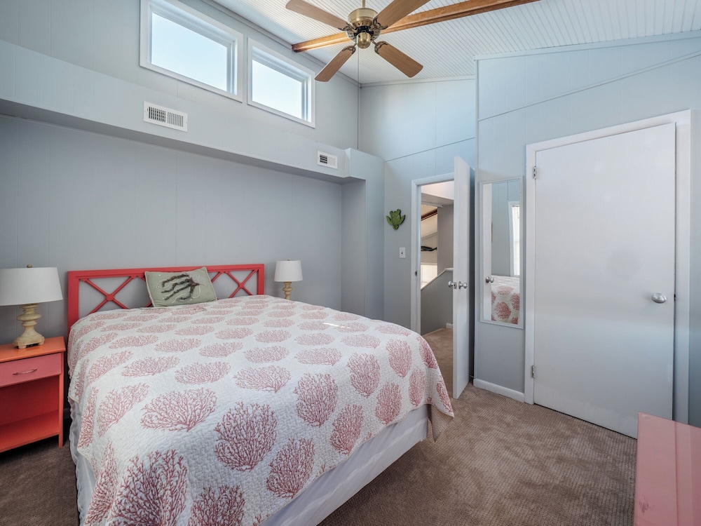 Blue Crab by Topsail Realty
