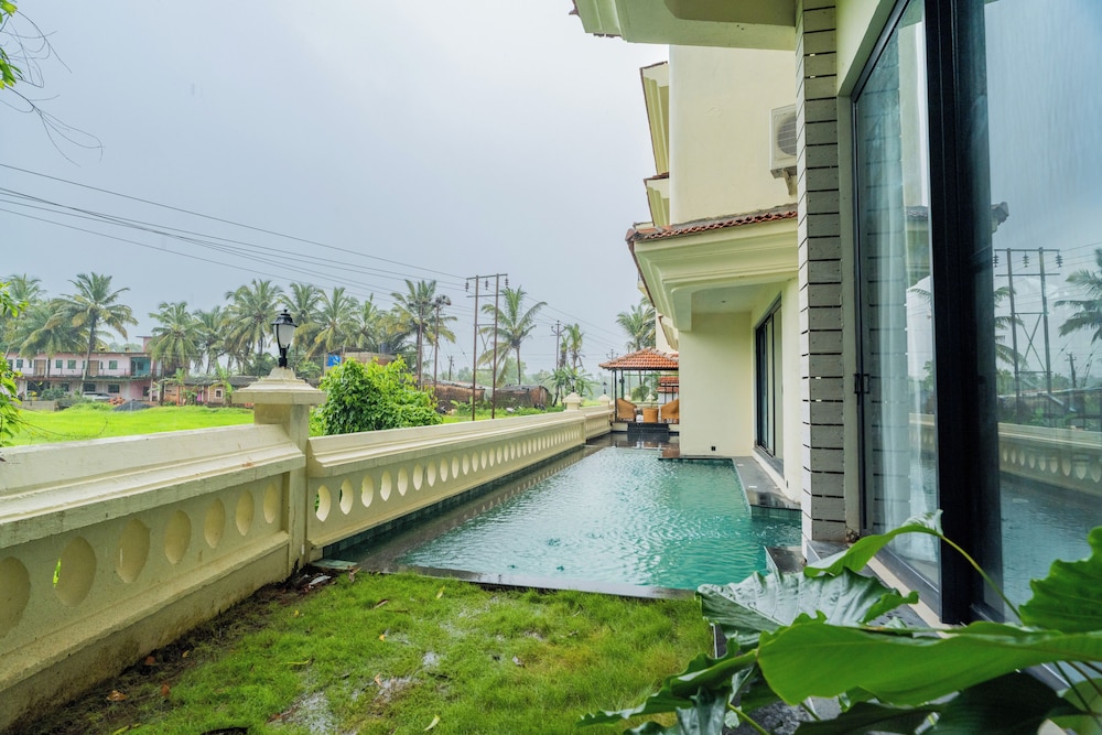 Water Edge by Akama Homes- 4Bhk Luxe