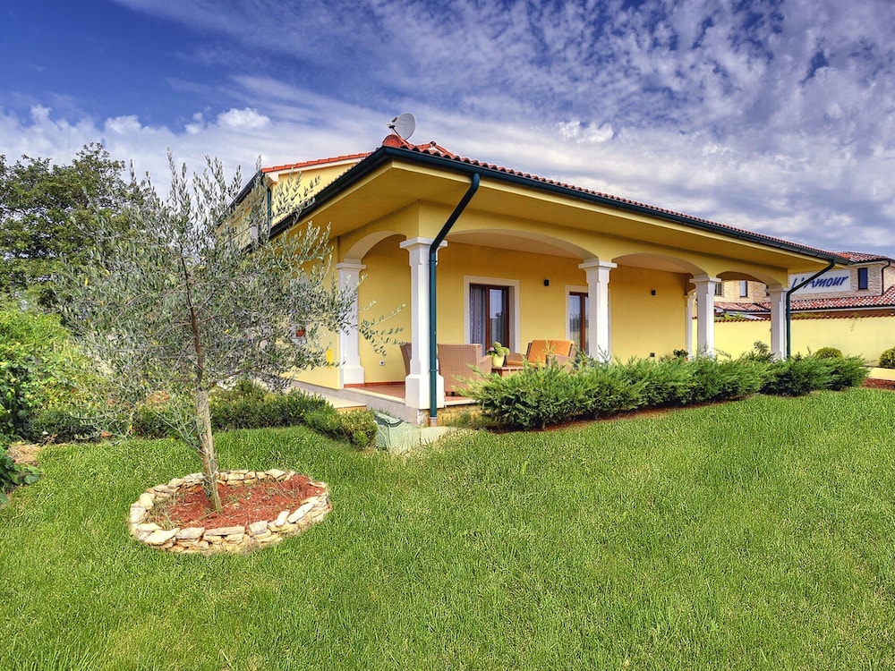 Villa in Vodnjan With Private Swimming Pool view 4