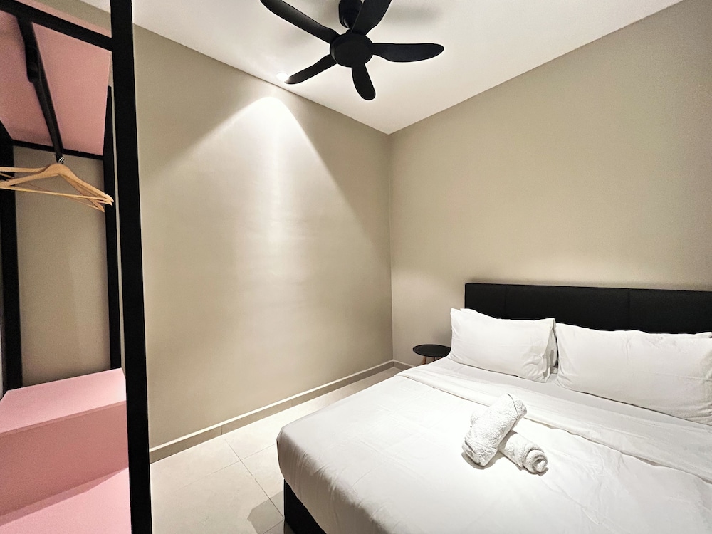 The Paxtonz by Manhattan Group