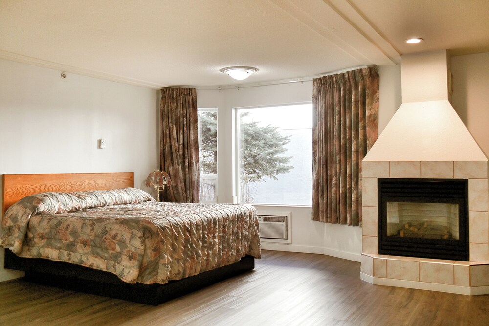 Western Budget Motel Plus Mosaic Suites