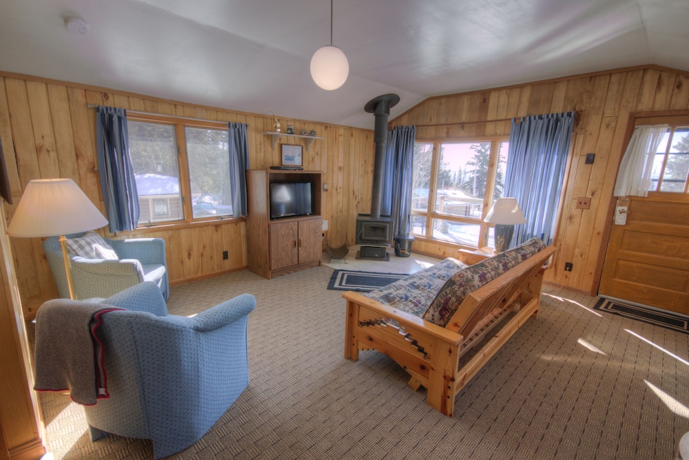 Cascade Lodge