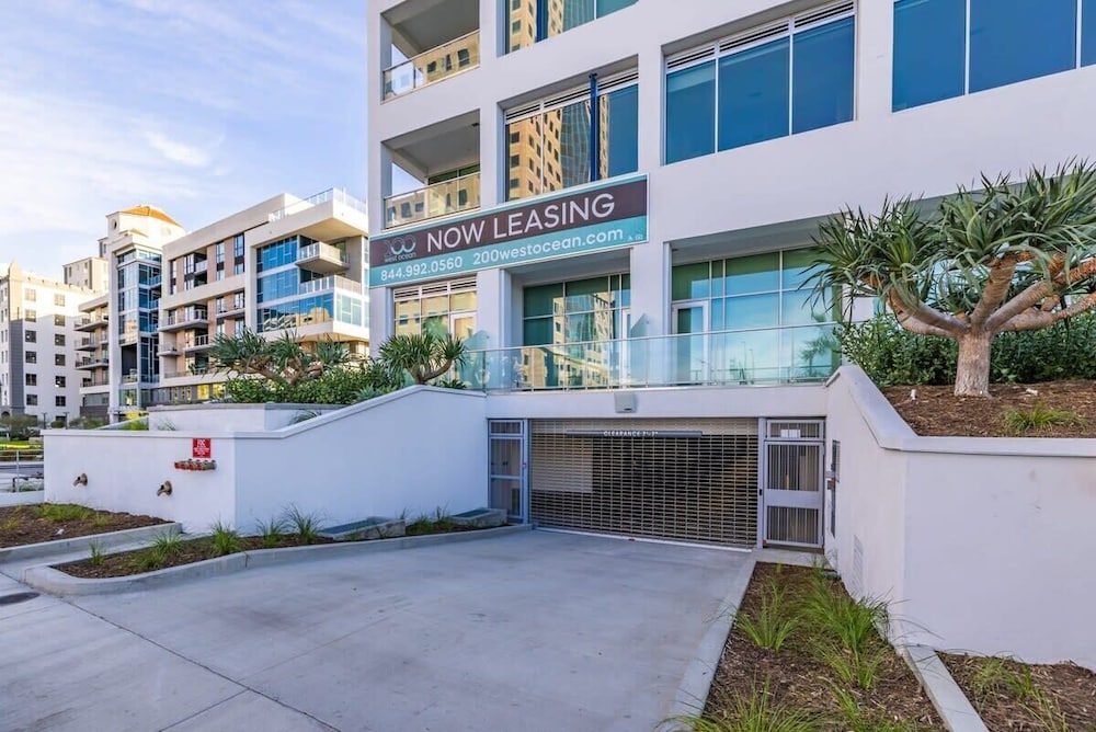 @ Marbella Lane - Sleek Corner Ocean View