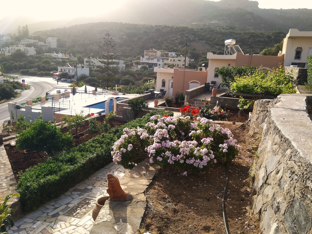 Kavousanos Apartments