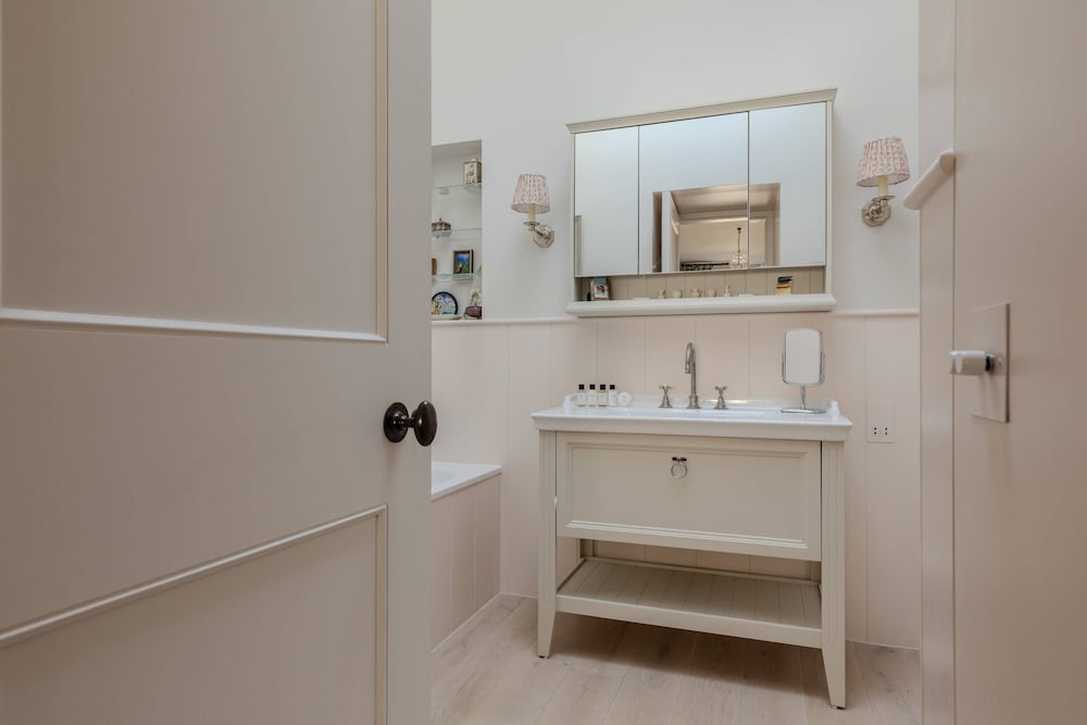 Cranley Mews VI by Onefinestay