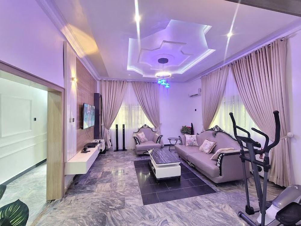 All Smiles Luxury Apartment