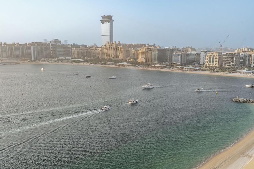 Grand Marina Bleu I Private Beach & Views I PS5 I Infinity Pool I by Skyline Serenity